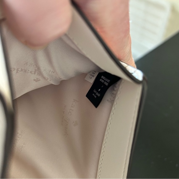 Hello Kitty And Friends x Kate Spade Medium Bifold Wallet Limited Edition - Picture 14 of 17